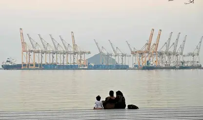 Petróleo salta a US$ 78 após ofensiva de EUA e Israel contra o Irã