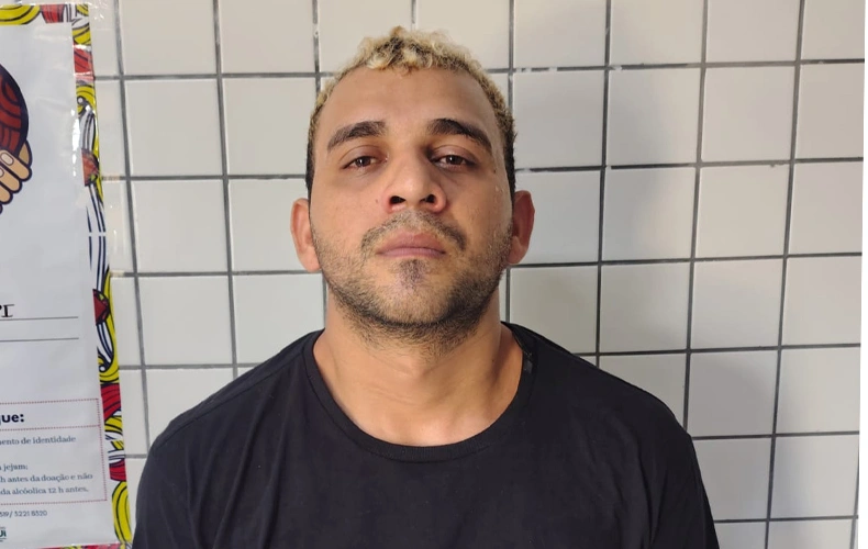 João Carlos, conhecido como "Corola do CV"