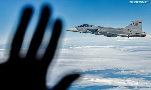 Brasil avança na defesa com caça supersônico produzido no país