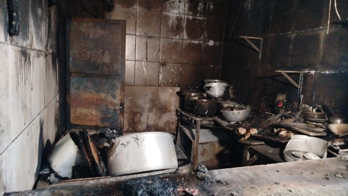 Mulher sofre queimaduras após explosão de botijão