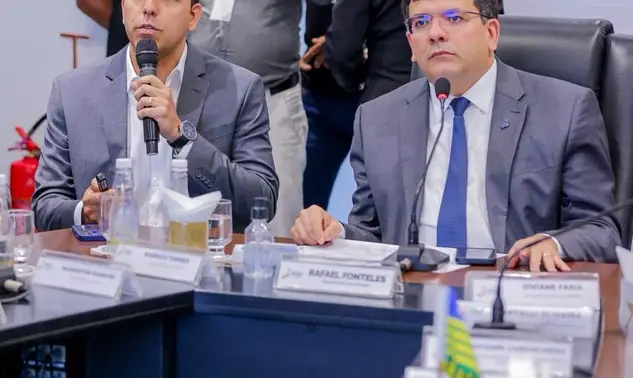 Governo entrega escola reformada e mostra que investimento em educação não é discurso