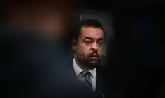 TSE forma 2 votos por cassação de Cláudio Castro e julgamento é suspenso por pedido de vista