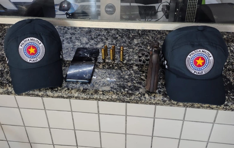 Polícia Militar prende João Carlos, conhecido como "Corola do CV"