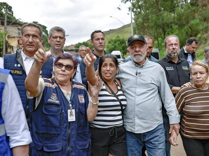Presidente Lula em visita na zona da mata mineira atingida pelos temporais
