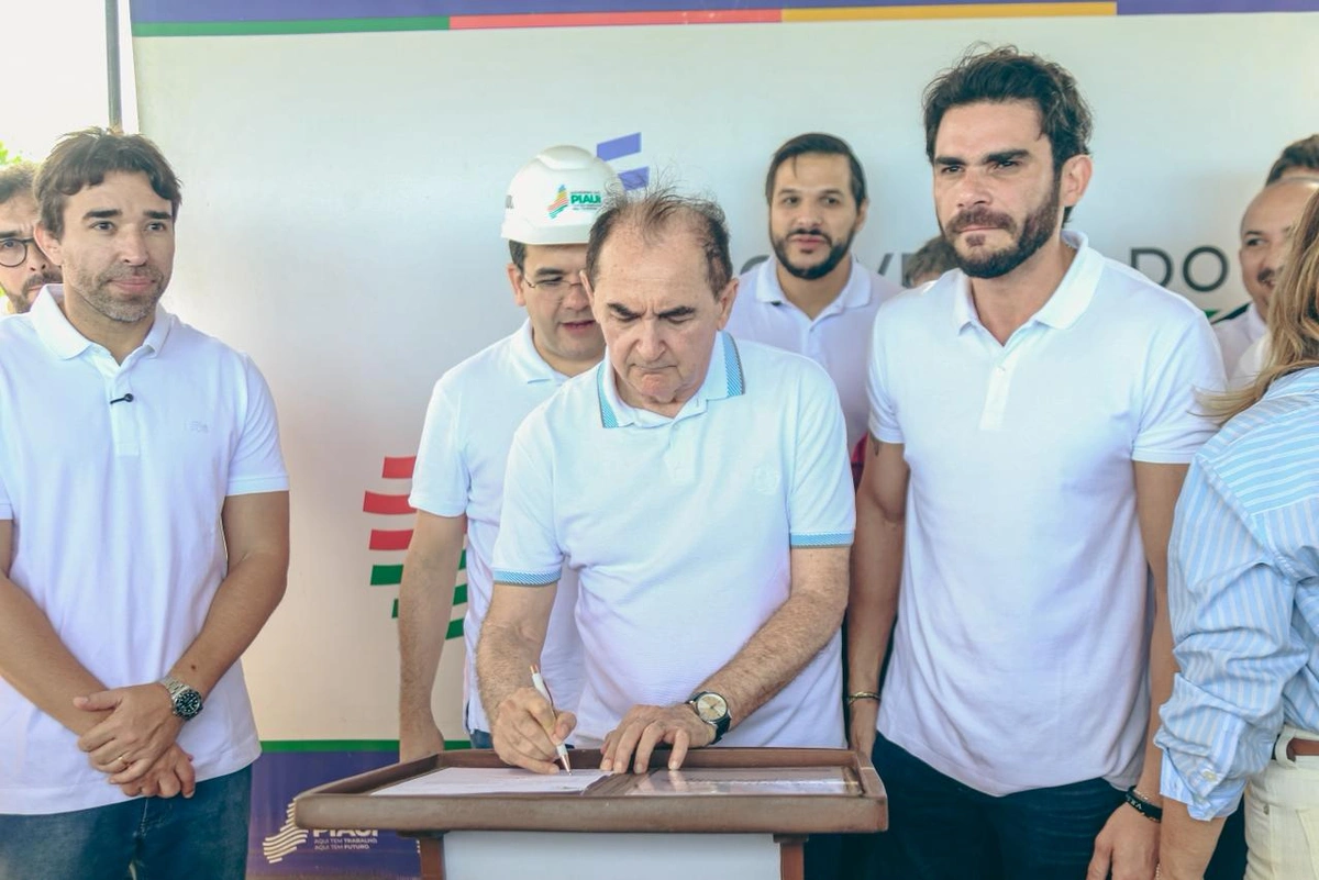 Rafael Fonteles assina ordem de serviço para início das obras da 1ª fase do Parque Empresarial de Floriano