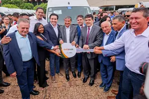 Rafael Fonteles e Wellington Dias entregam 36 veículos para reforçar assistência às famílias em situação de vulnerabilidade (Foto: Gabriel Paulino)