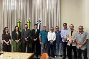 Reunião para a renegociação dos novos valores do IPTU (Foto: Sindilojas/PI)
