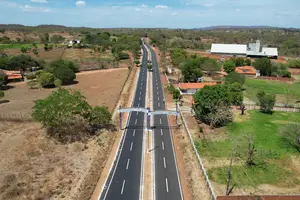 Travessia Urbana no interior ( Estrada ) (Foto: DER-PI)