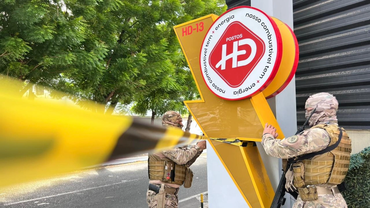 Um dos postos interditados pela Operação Carbono Oculto 86