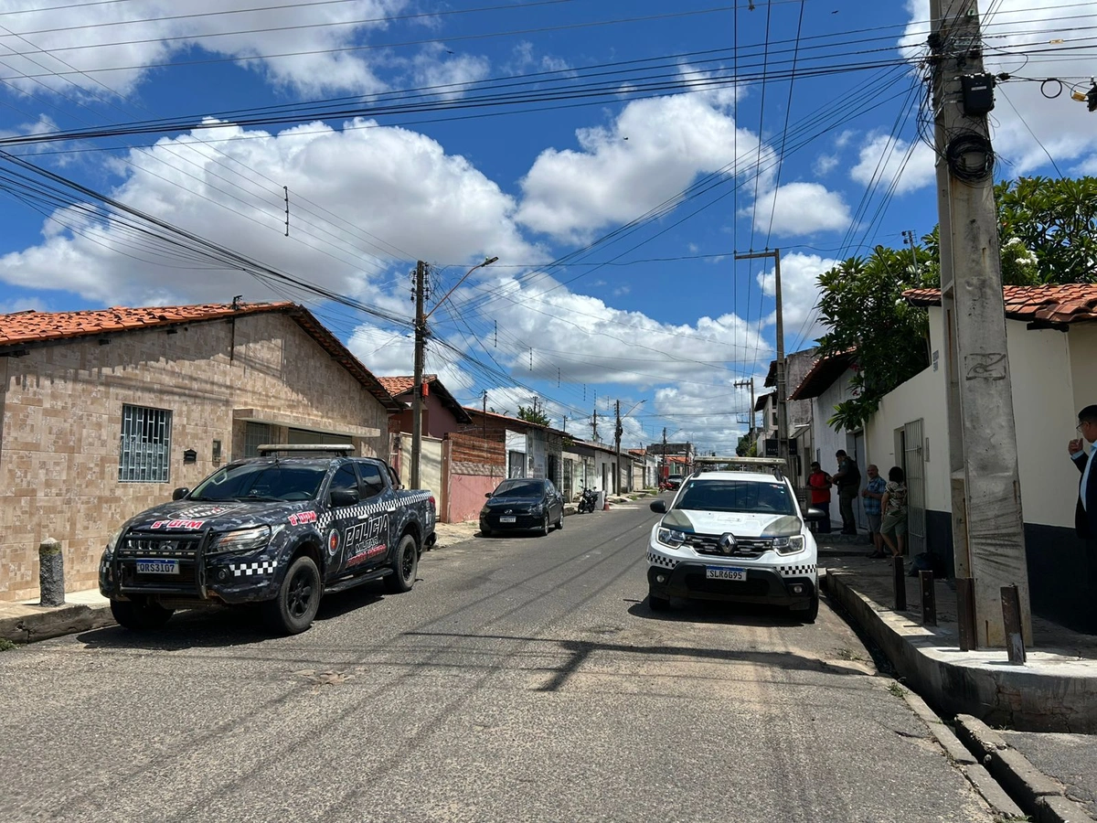 Viaturas da Polícia no local