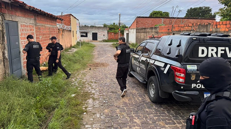 Adolescentes são apreendidos suspeitos de roubo de carro e acidente em Teresina (DRFV)