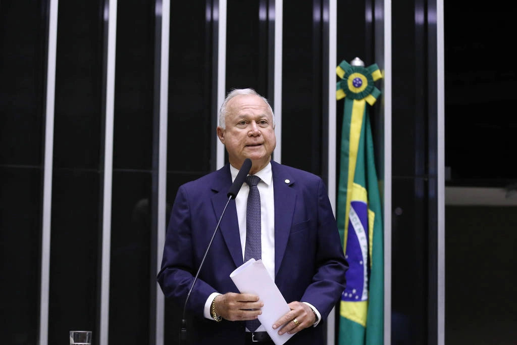 Aliado de ACM Neto, deputado Paulo Azi (União Brasil-BA) será o relator da PEC 6x1