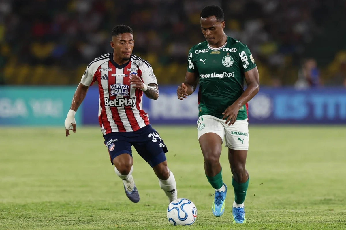 Atacante Palmeirense John Arias, atacante colombiano do Palmeiras jogou diante dos olhos dos seus familiares na Colômbia