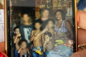 Corpos de mãe e filhos mortos em desabamento de sobrado em Barras são sepultados (Foto: Reprodução)