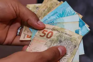 Governo projeta salário mínimo de R$ 1.717 em 2027 (Foto: Reprodução | Internet)