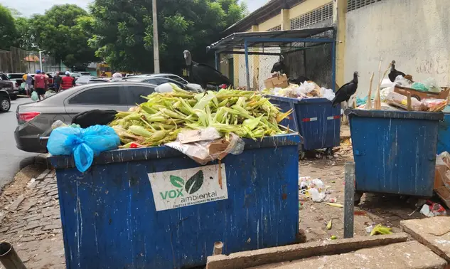 Lixo vira “cartão de visita” no Mercado do Parque Piauí
