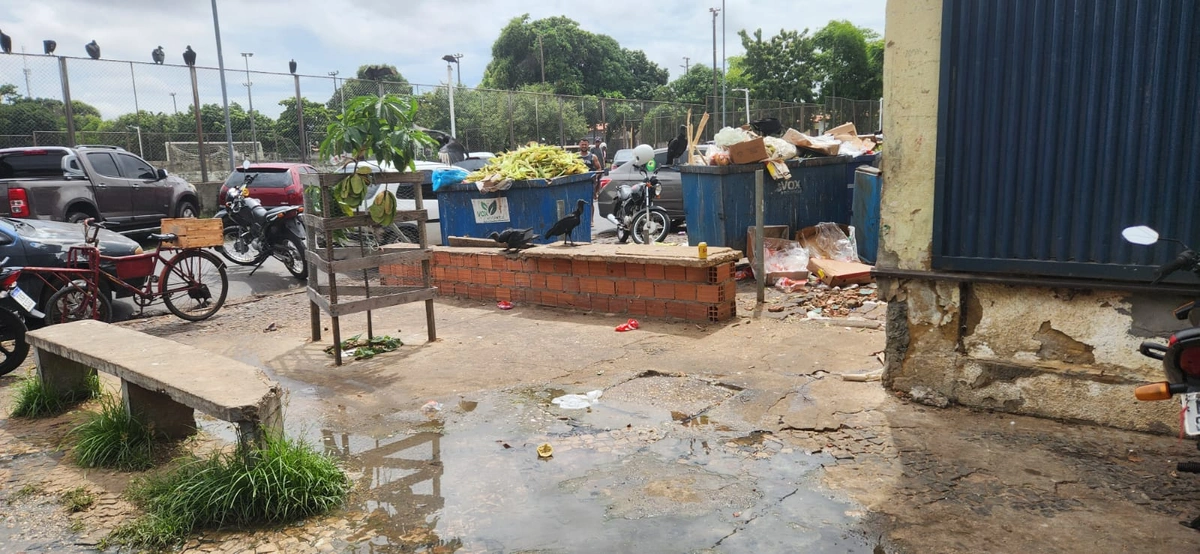 Lixo no Mercado do Parque Piauí