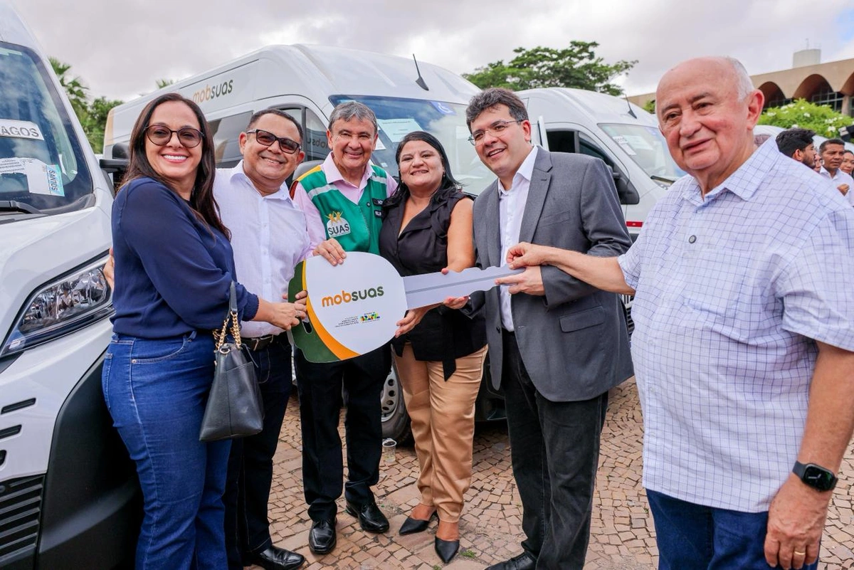 Mais 53 municípios do Piauí recebem vans que levam atendimentos da assistência social a comunidades mais distantes
