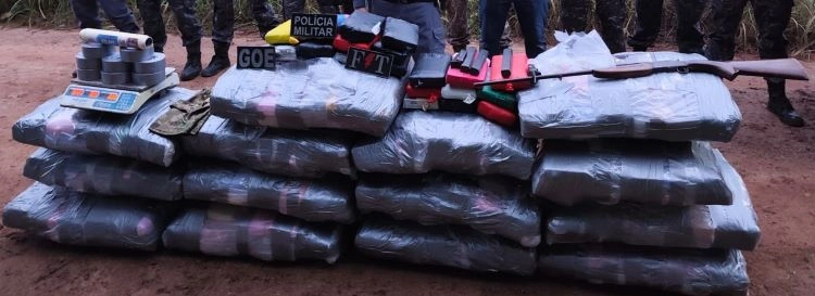 Mais de meia tonelada de cocaína pura foi apreendida nesta terça-feira (21), em um sítio localizado no povoado Barriguda, zona rural da cidade de Caxias, no Maranhão