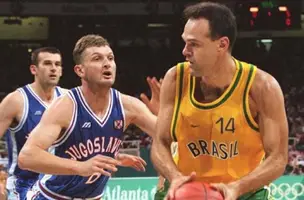 Oscar Schimidt em ação pela Seleção Brasileira (Foto: imagem de reprodução)