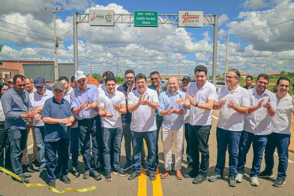 PI-465 é restaurada e deve impulsionar produção de níquel no Sul do PI e o Governador e comitiva vistam e inauguram a estrada
