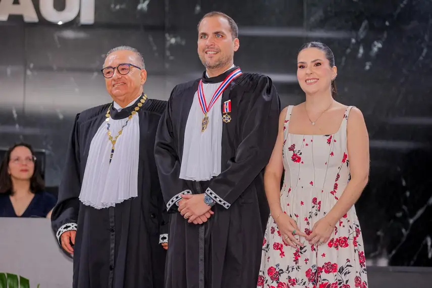 Presidente do TJ-PI Aderson Nogueira com Mário Basílio