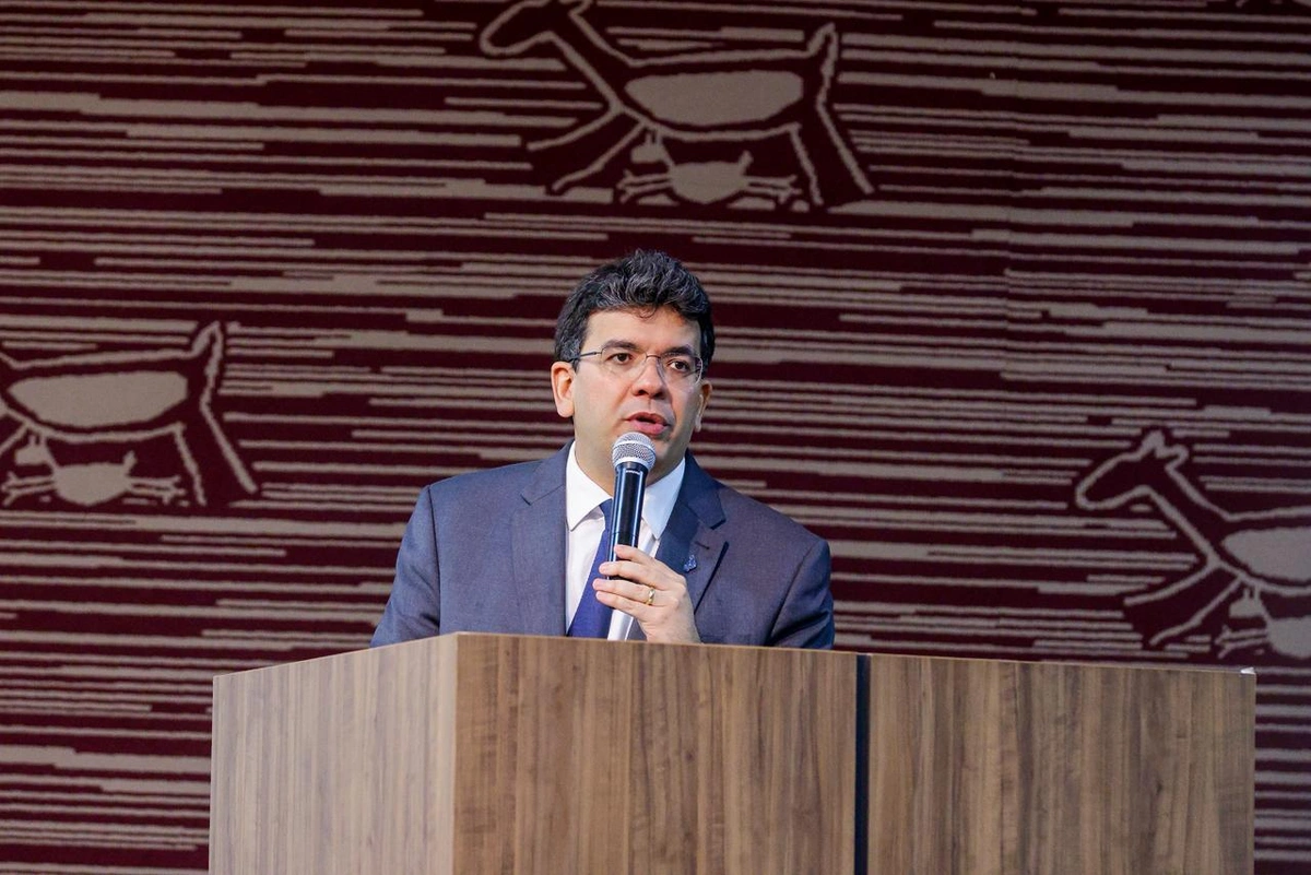 Rafael Fonteles anuncia novo concurso da PM e promove mais de 150 policiais civis no Piauí