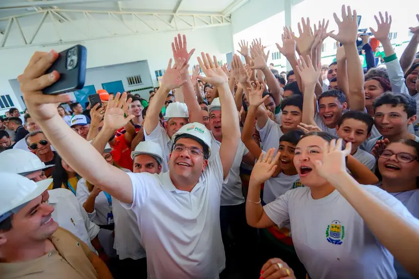 Rafael Fonteles vistoria reforma de escola e obras de calçamento que ampliam qualidade de vida em Sussuapara