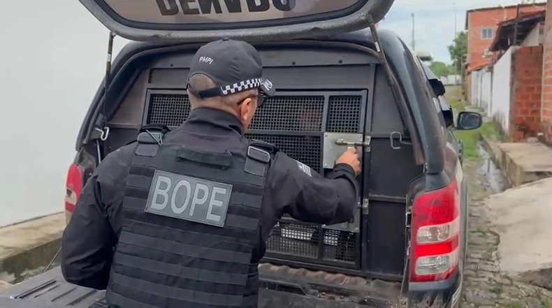 Sete pessoas suspeitas de envolvimento com o tráfico de drogas foram presas nesta quinta-feira (23) BOPE na operação