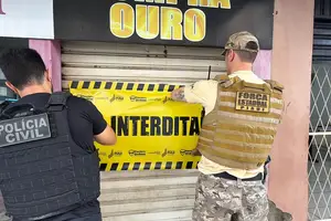 Um estabelecimento comercial localizado no Centro de Teresina foi interditado pela segunda vez nesta quinta-feira (16), durante mais uma fase da Operação Ouro Sujo (Foto: SSP-PI)