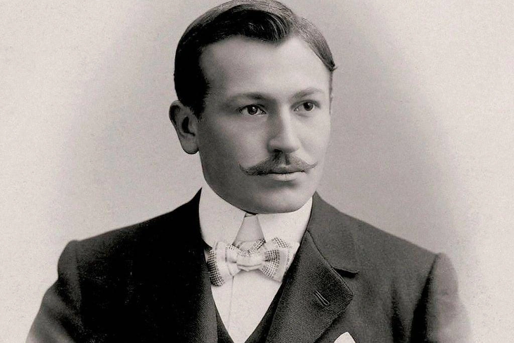 Wilsdorf não criou uma relojoaria a sua imagem, mas também garantiu que sua visão continuaria intacta após sua morte