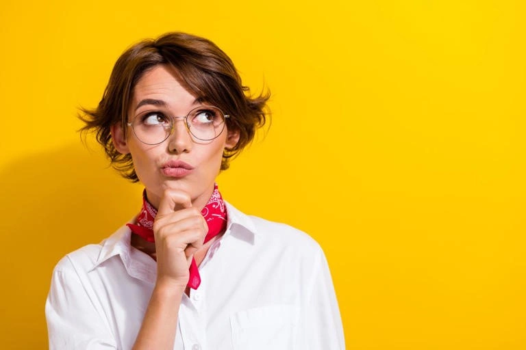 7 sinais de que alguém não tira você da cabeça, segundo a espiritualidade