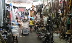 Fiscalização retira ambulantes do entorno do Mercado Central
