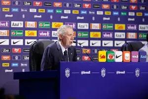 Ancelotti, durante o anúncio dos 26 convocados (Foto: Rafael Ribeiro/CBF)