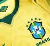 Receita Federal retém 22 toneladas de camisas esportivas no Porto de Santos