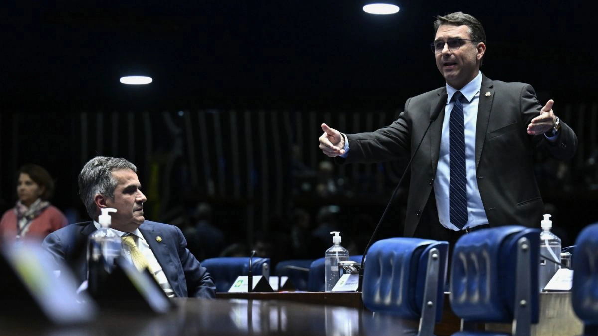 Ciro Nogueira e Flávio Bolsonaro