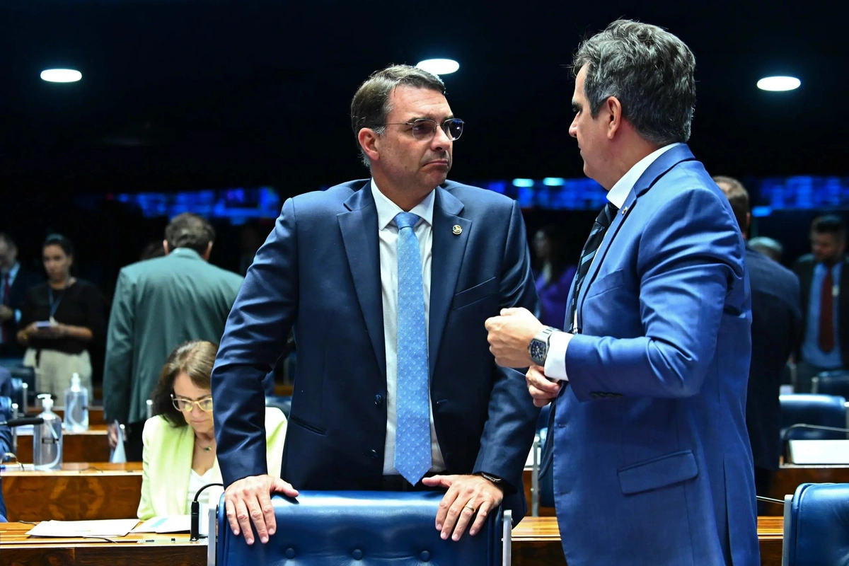 Ciro Nogueira e Flávio Bolsonaro