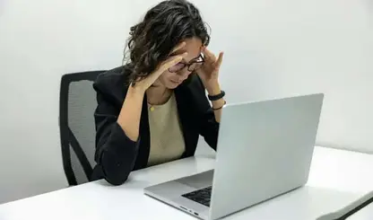 Dor de cabeça intensa pode indicar doenças graves, alertam especialistas