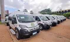 Wellington Dias entrega vans do MobSUAS, caminhonetes e tratores para municípios do Piauí