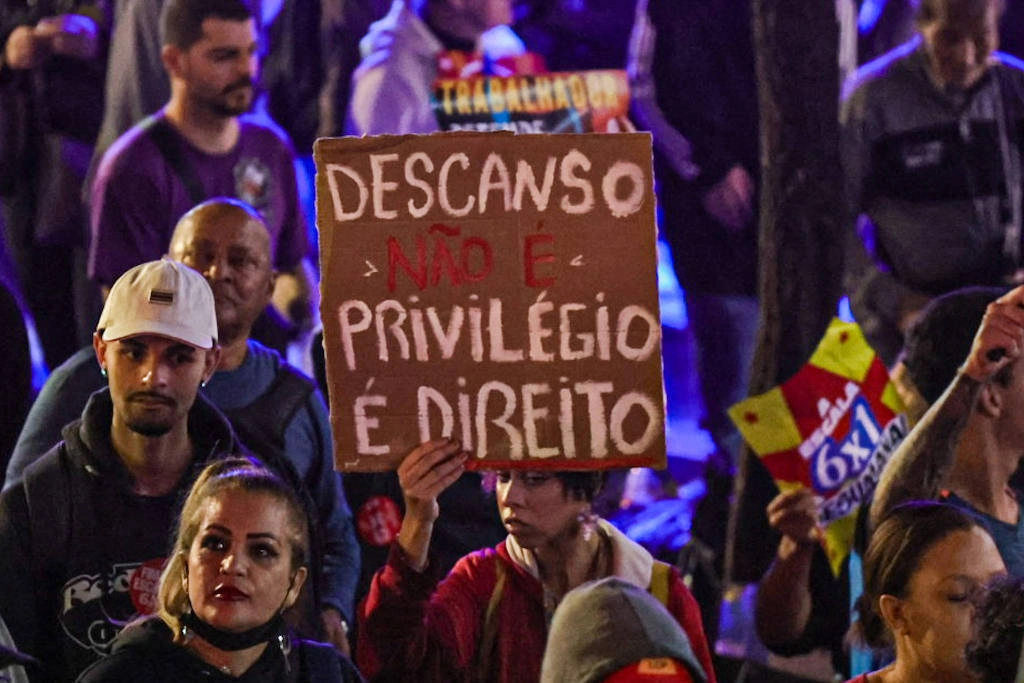 Manifestação em defesa do fim da escala 6×1 na avenida Paulista, em São Paulo