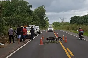 Mulher morre após acidente entre moto e bicicleta no Rodoanel de Teresina (Foto: PM-PI)