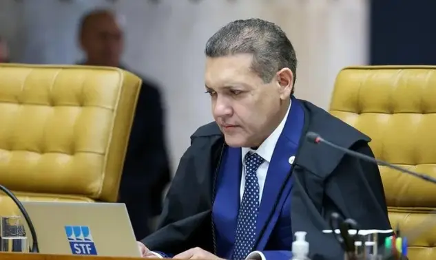 Nunes Marques convida Bolsonaro para posse no TSE, mas ex-presidente não deve ir