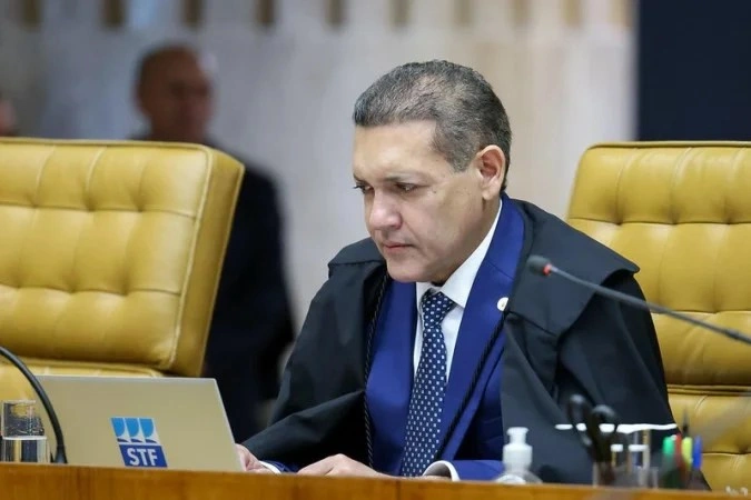 O convite feito por Nunes Marques é protocolar, sendo tradição convidar todos os nomes que ocuparam a Presidência da República no período democrático