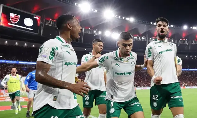 Palmeiras domina Flamengo no Maracanã e dispara na liderança do Brasileirão