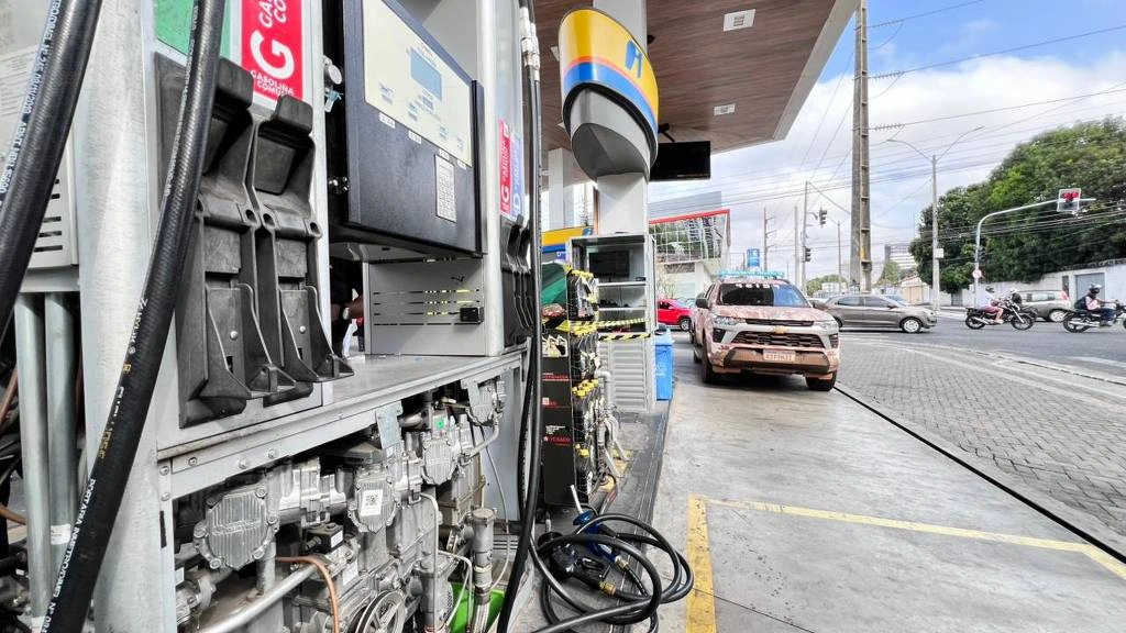 Posto de combustível é interditado durante a Operação Carbono Oculto 86, no Piauí