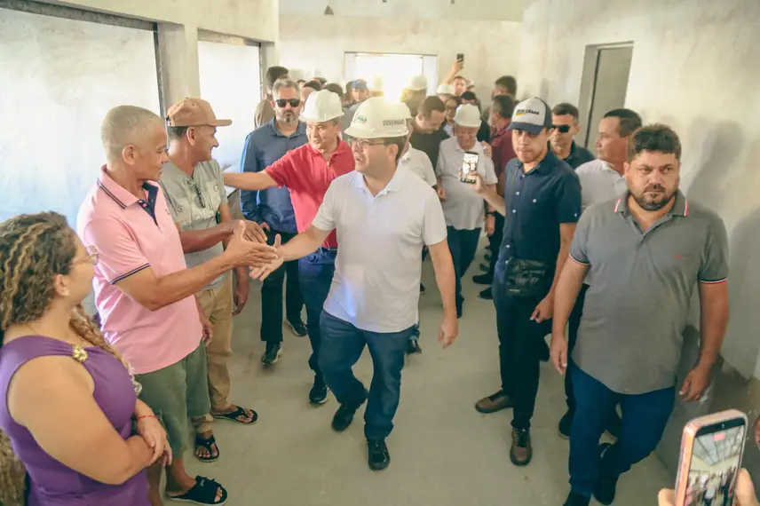 Rafael entrega obras, asfalto e saúde digital em cidades do Sul do Piauí