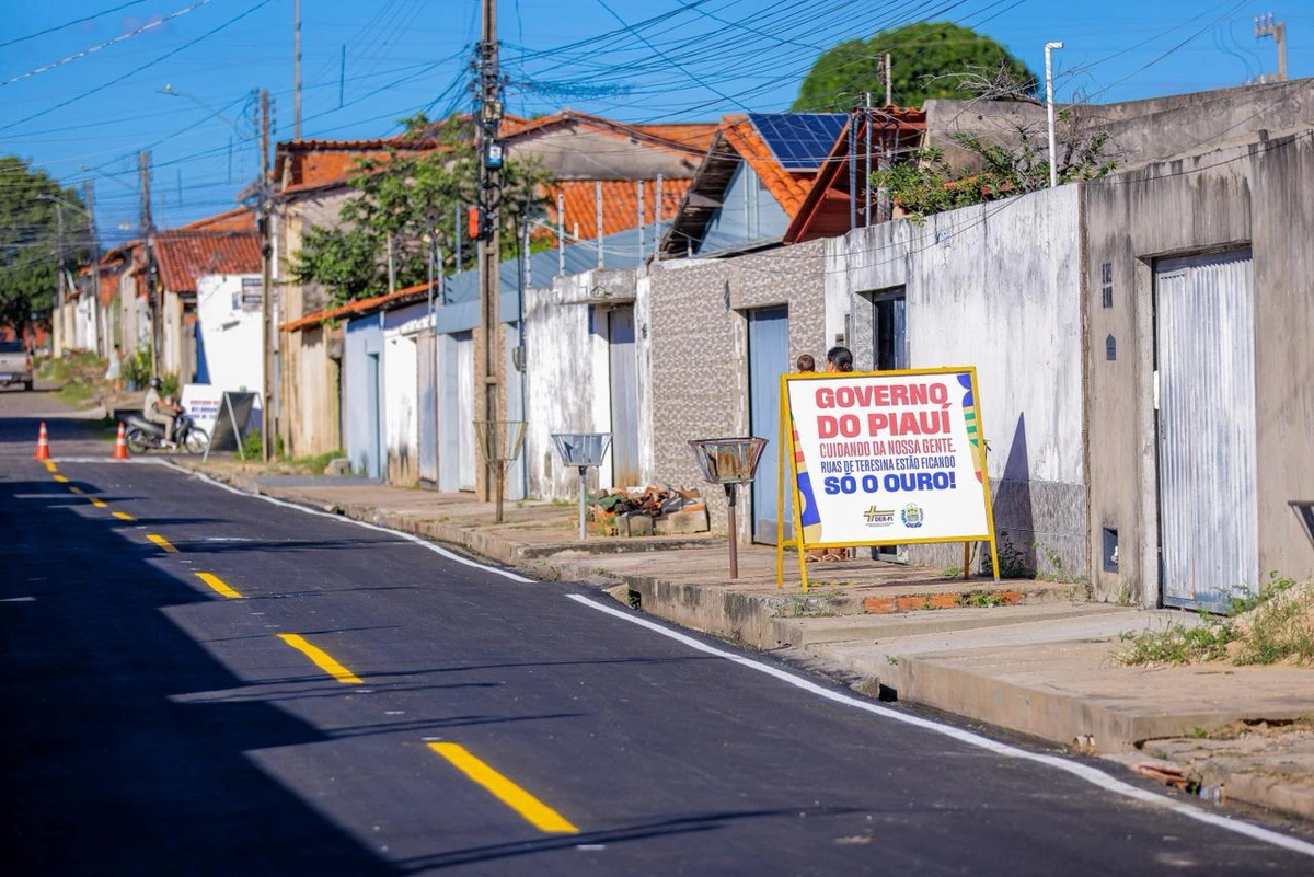 Rafael Fonteles acompanha avanço do maior programa de asfaltamento urbano de Teresina, que beneficia 54 bairros da capital