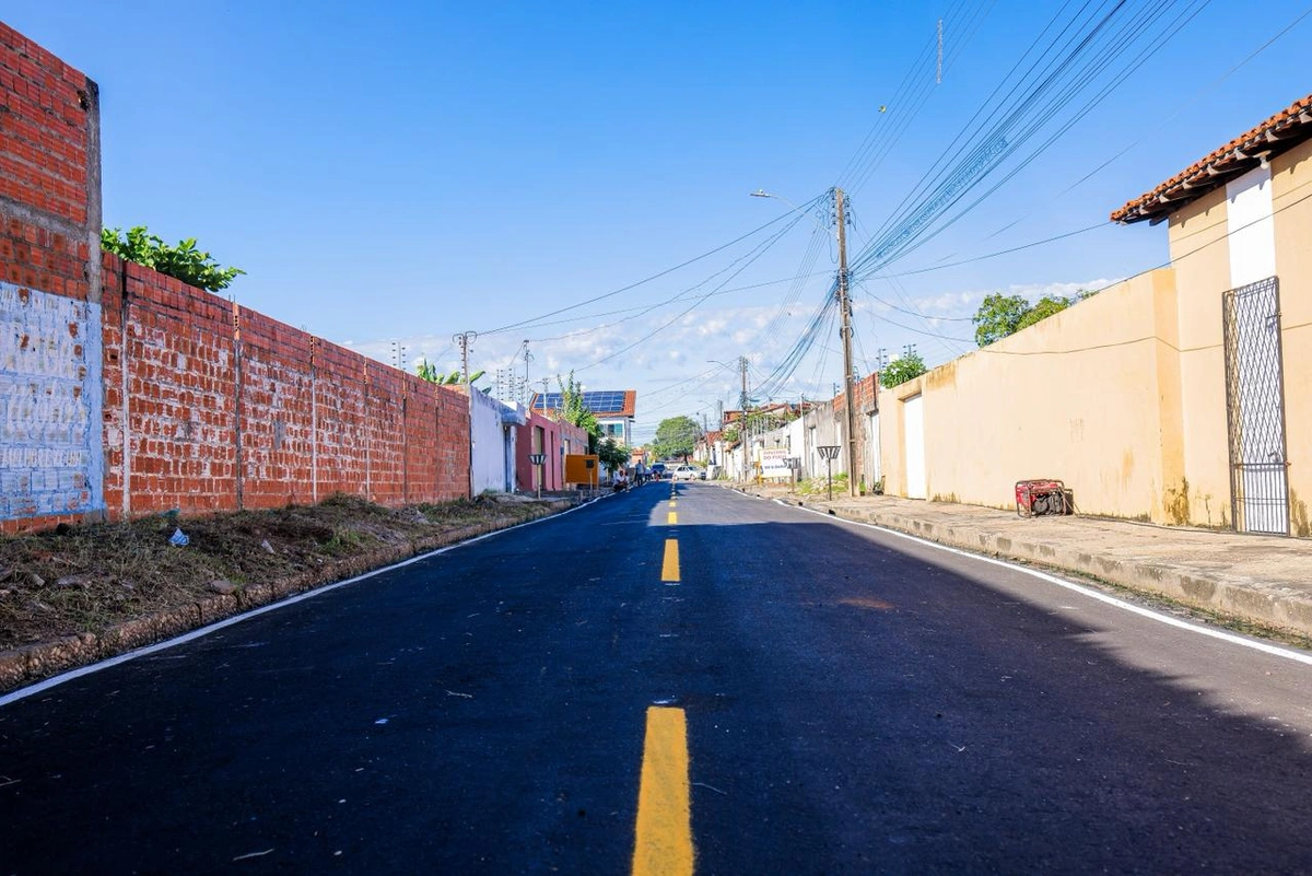 Rafael Fonteles acompanha avanço do maior programa de asfaltamento urbano de Teresina, que beneficia 54 bairros da capital