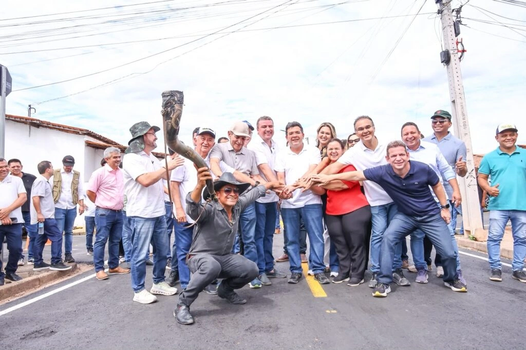 Rafael Fonteles anuncia que 100% das ruas da zona urbana de Bom Jesus serão asfaltadas e outras providencias