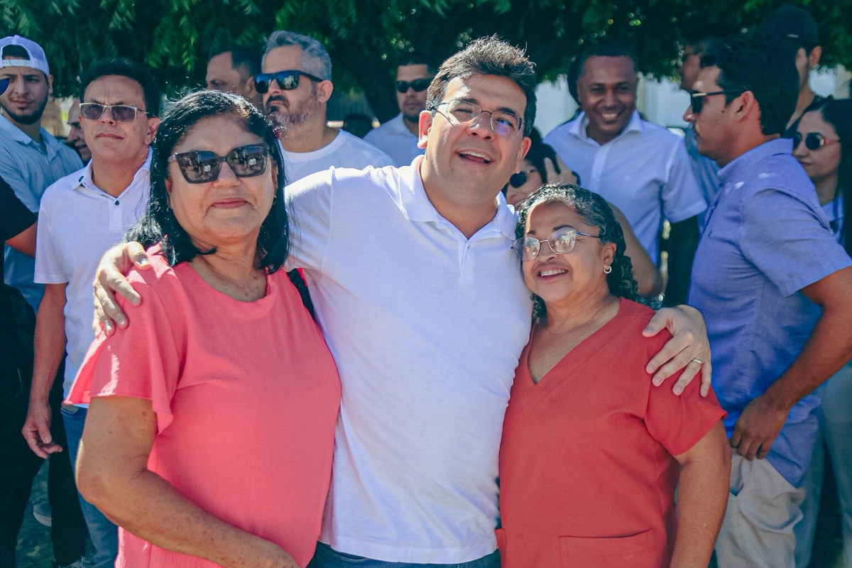 Rafael Fonteles entrega asfaltamento de ruas e equipamentos para creche em Canto do Buriti
